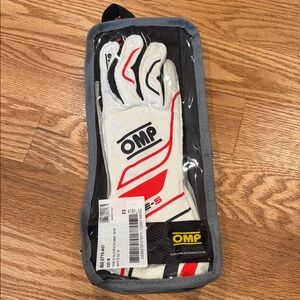 OMP Racing Gloves in White and Red